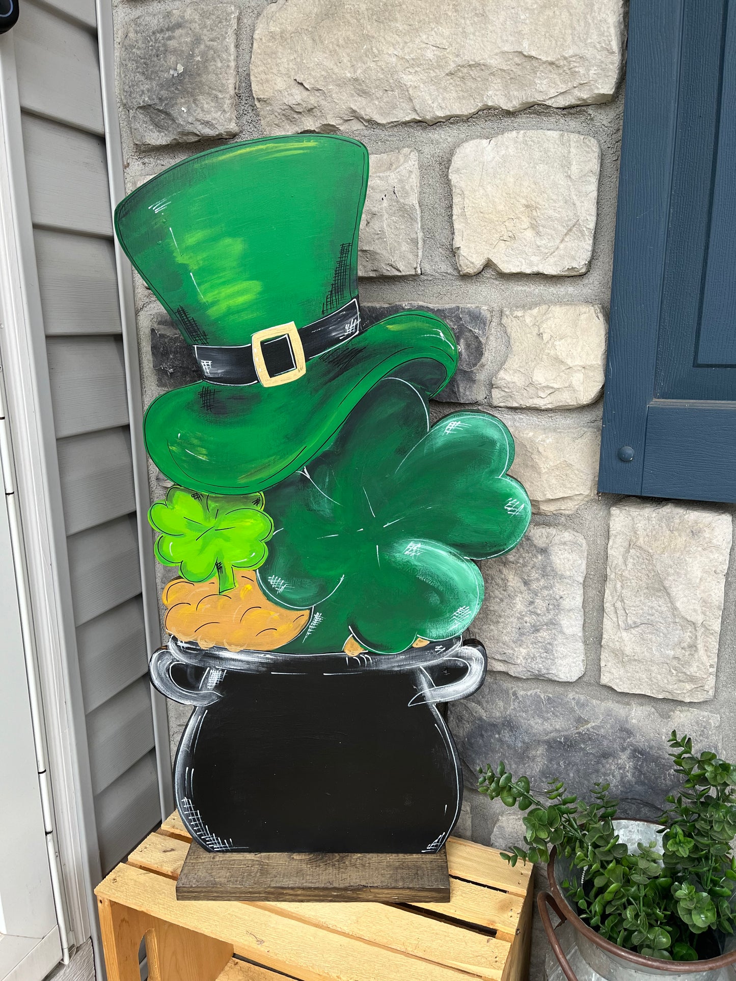 St Patrick’s day Lucky pot of gold decor