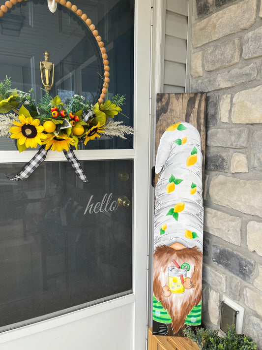 Lemon hat Gnome welcome sign.Welcome sign garden gnome