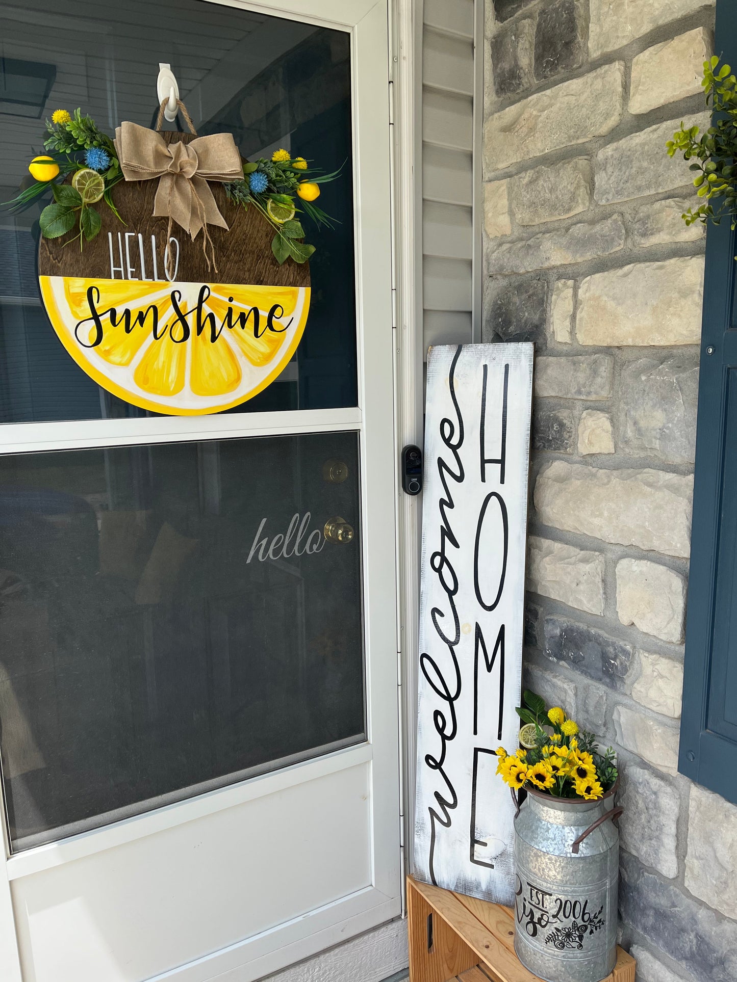 Hello sunshine lemon door hanger sign