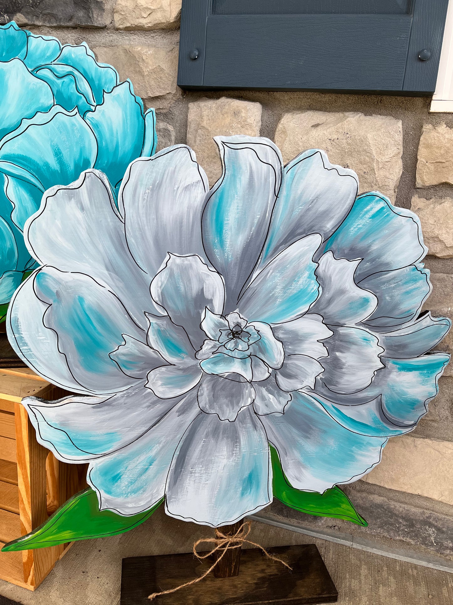 Flower yard art. Spring Summer decor. Wooden Daliah. Garden decor. Porch Daliah decor. Large wood flowers.